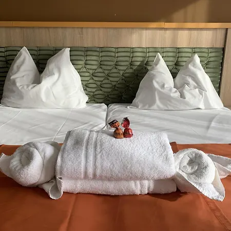 Castle Wellness B&B *