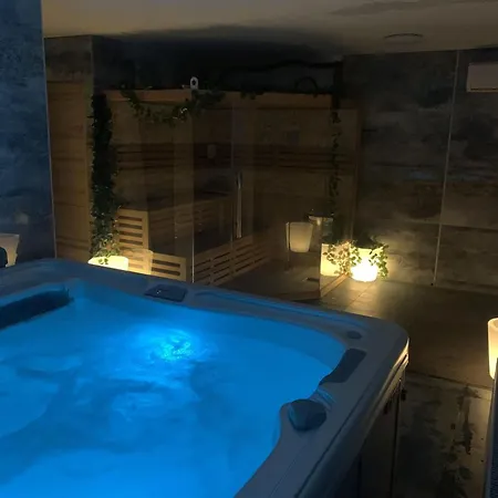 Castle Wellness B&B *